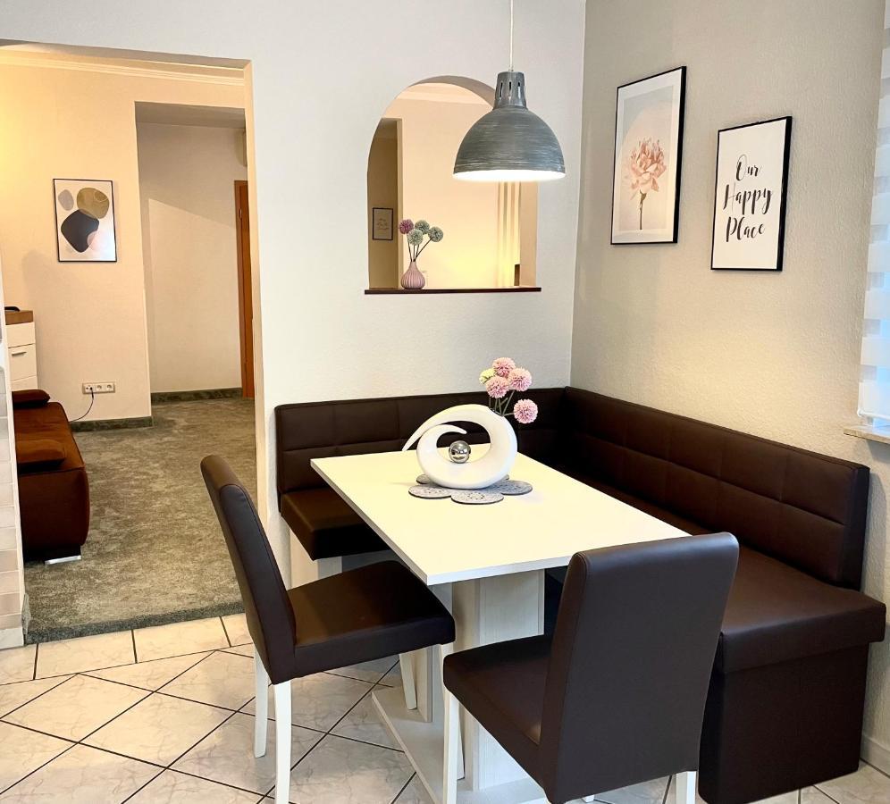 Altdeutsche Weinstube Hotel ฮูเดสไฮม์ แอม ไฮน์ ภายนอก รูปภาพ