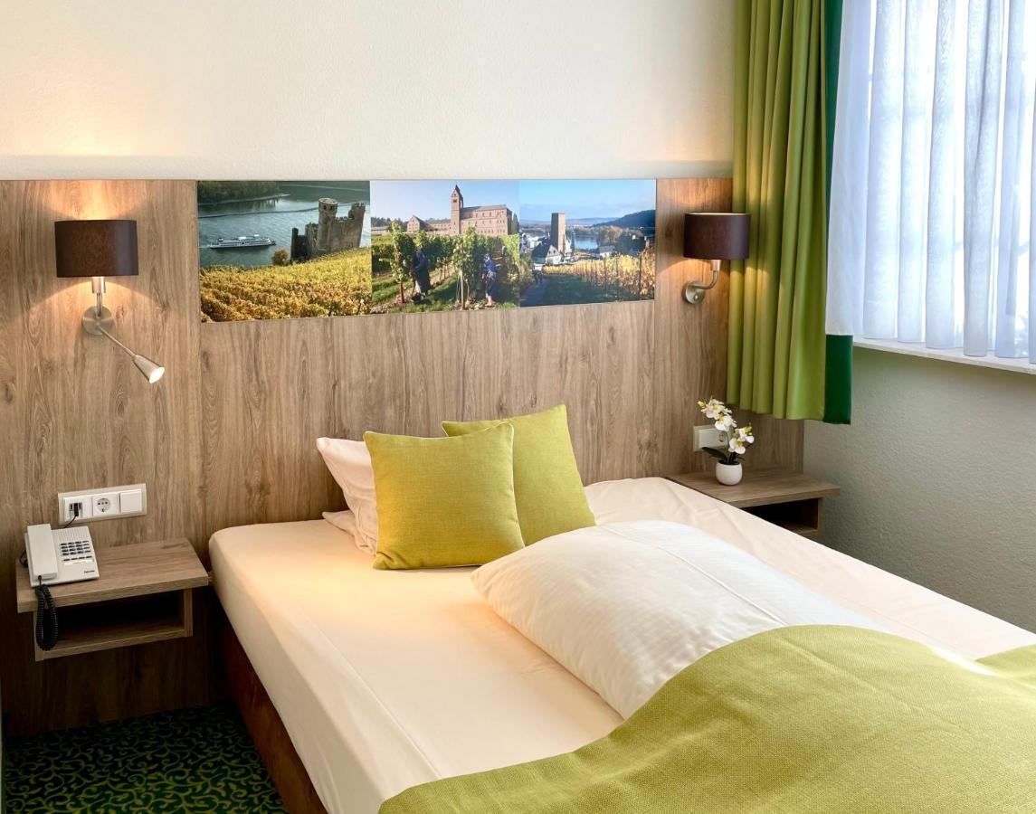 Altdeutsche Weinstube Hotel ฮูเดสไฮม์ แอม ไฮน์ ภายนอก รูปภาพ