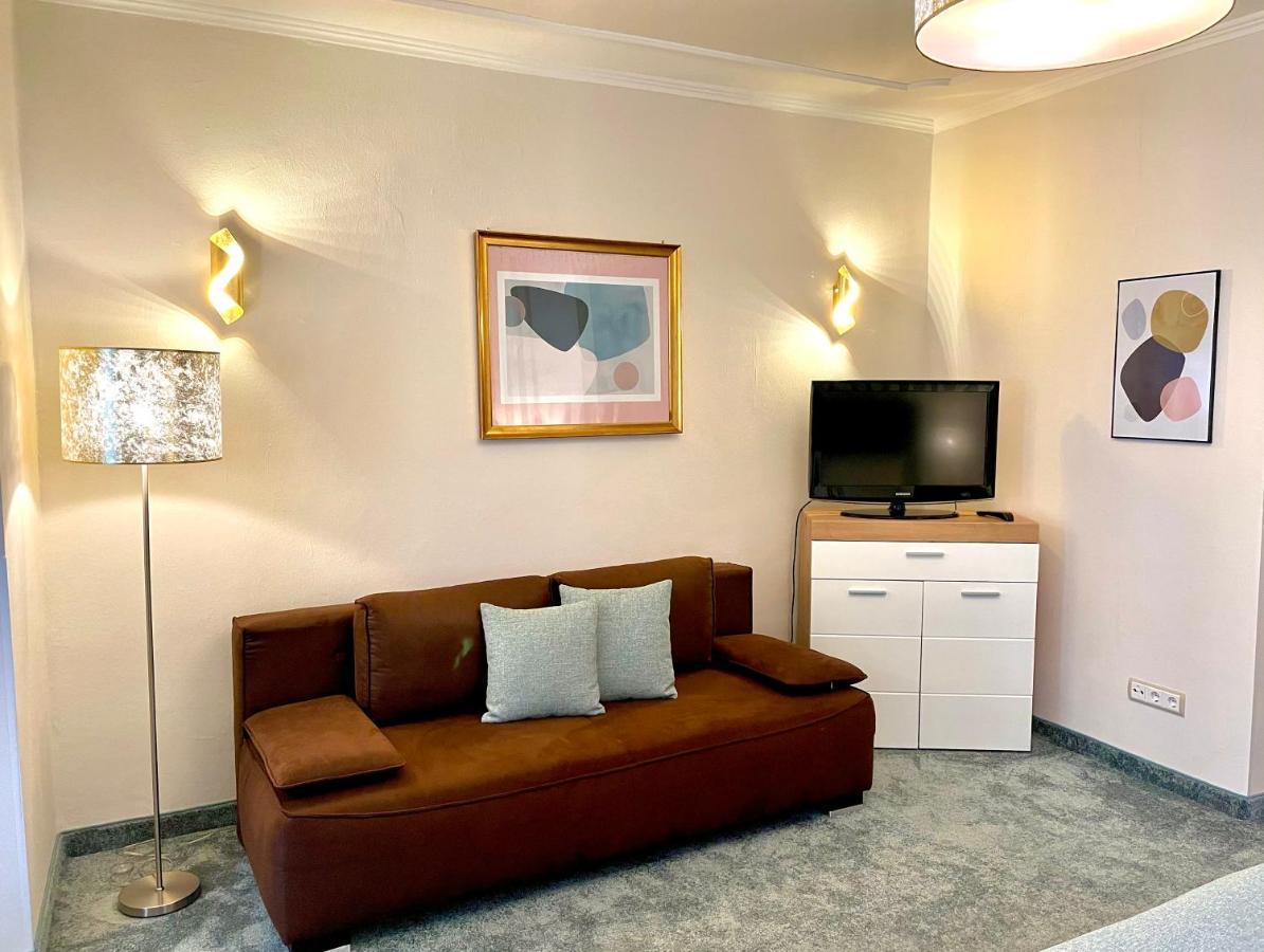 Altdeutsche Weinstube Hotel ฮูเดสไฮม์ แอม ไฮน์ ภายนอก รูปภาพ