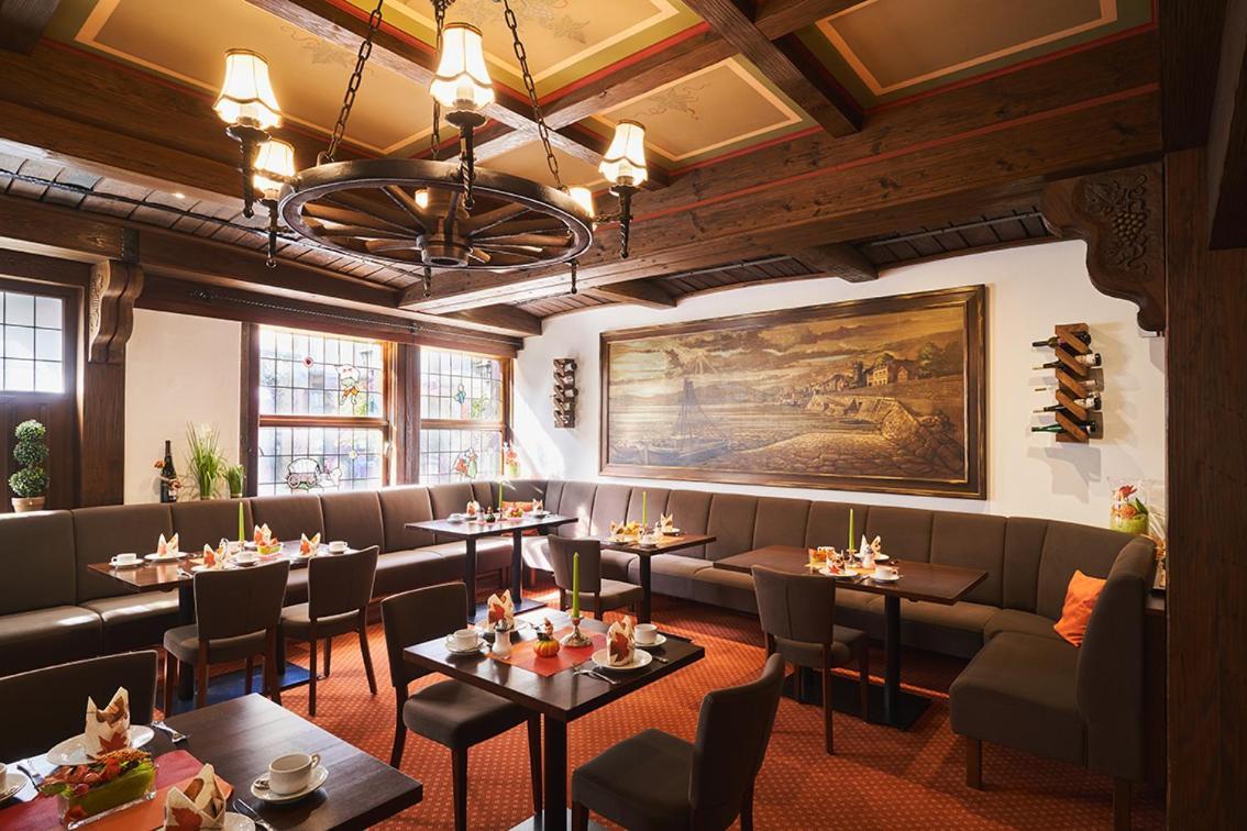 Altdeutsche Weinstube Hotel ฮูเดสไฮม์ แอม ไฮน์ ภายนอก รูปภาพ