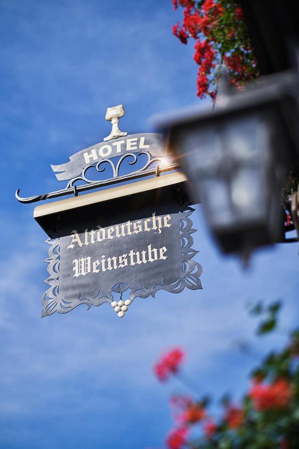Altdeutsche Weinstube Hotel ฮูเดสไฮม์ แอม ไฮน์ ภายนอก รูปภาพ