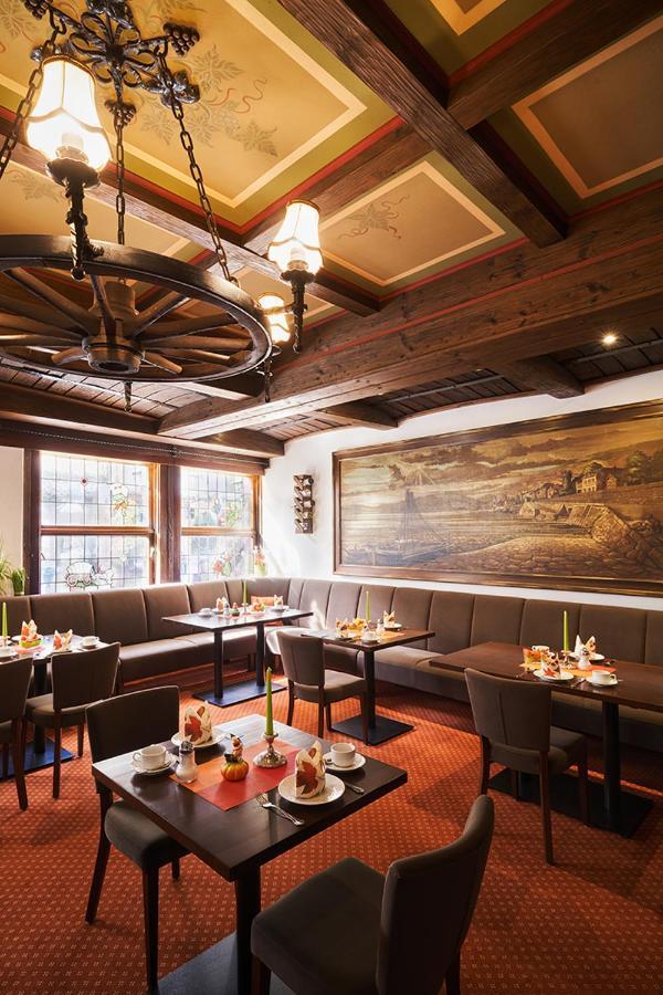 Altdeutsche Weinstube Hotel ฮูเดสไฮม์ แอม ไฮน์ ภายนอก รูปภาพ