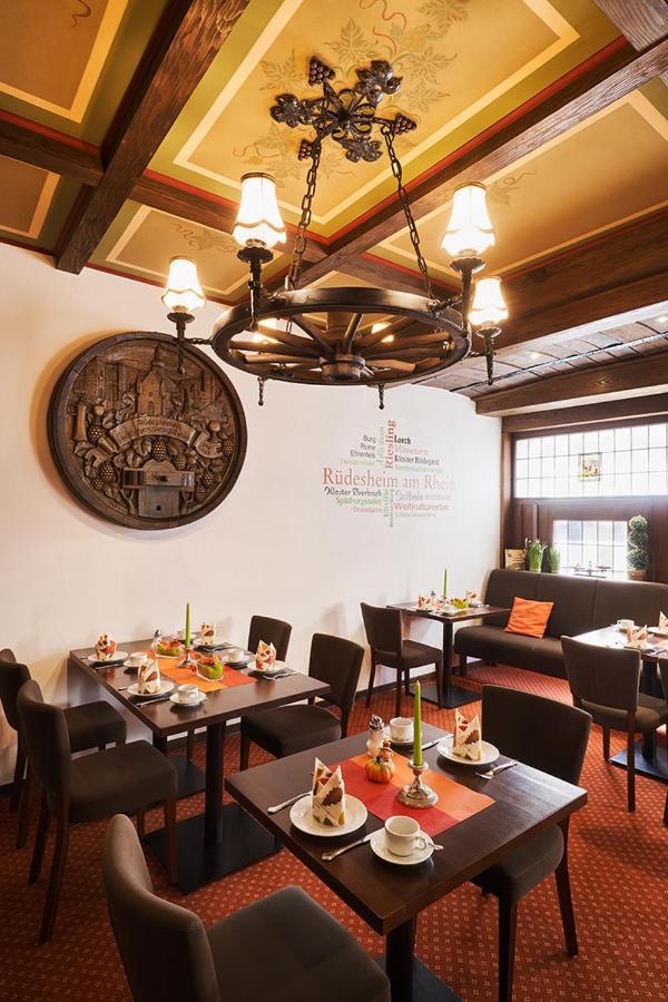 Altdeutsche Weinstube Hotel ฮูเดสไฮม์ แอม ไฮน์ ภายนอก รูปภาพ