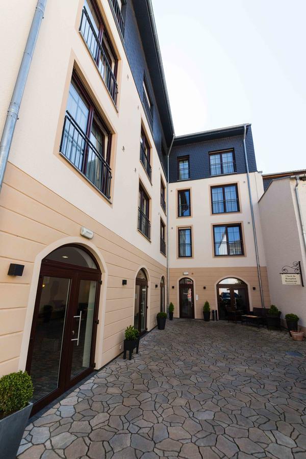 Altdeutsche Weinstube Hotel ฮูเดสไฮม์ แอม ไฮน์ ภายนอก รูปภาพ