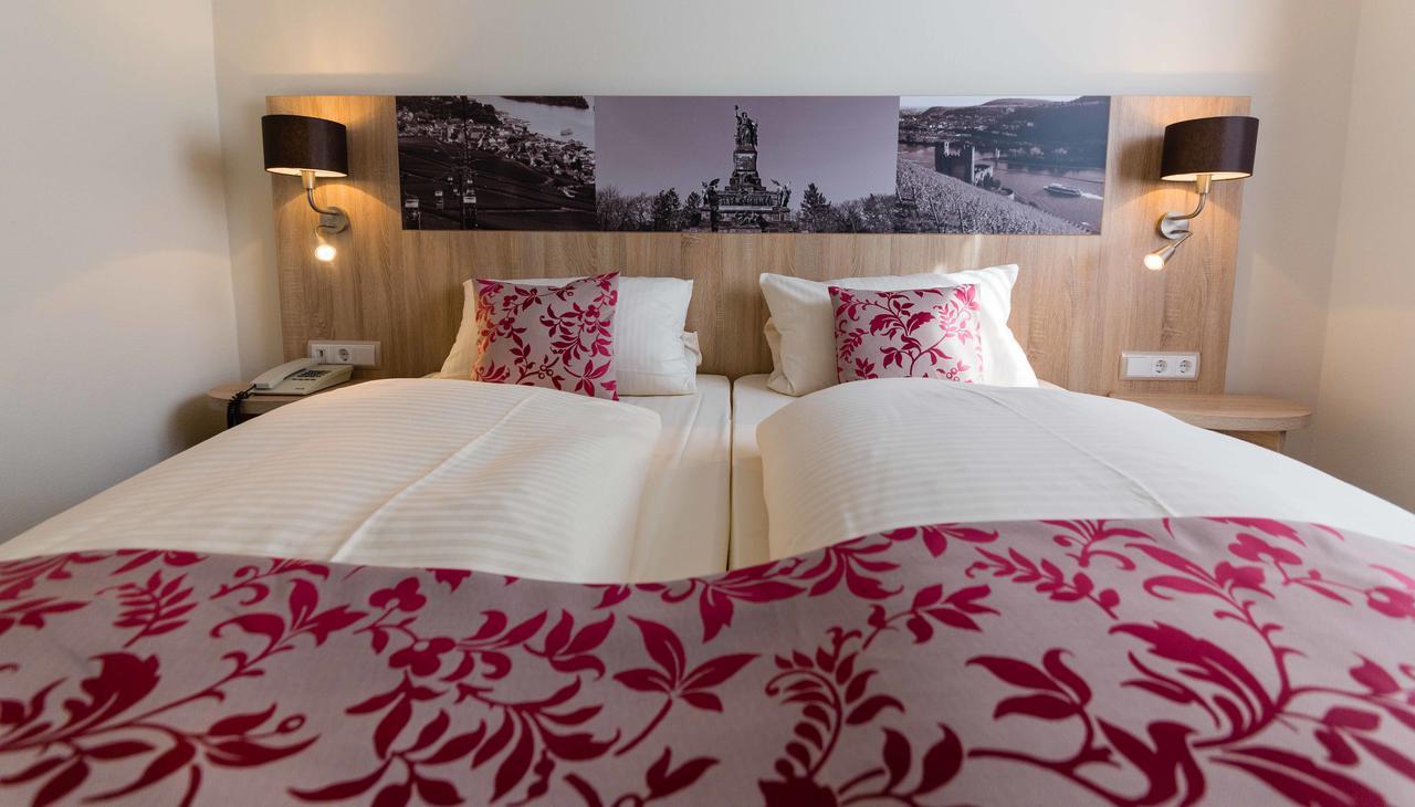 Altdeutsche Weinstube Hotel ฮูเดสไฮม์ แอม ไฮน์ ภายนอก รูปภาพ