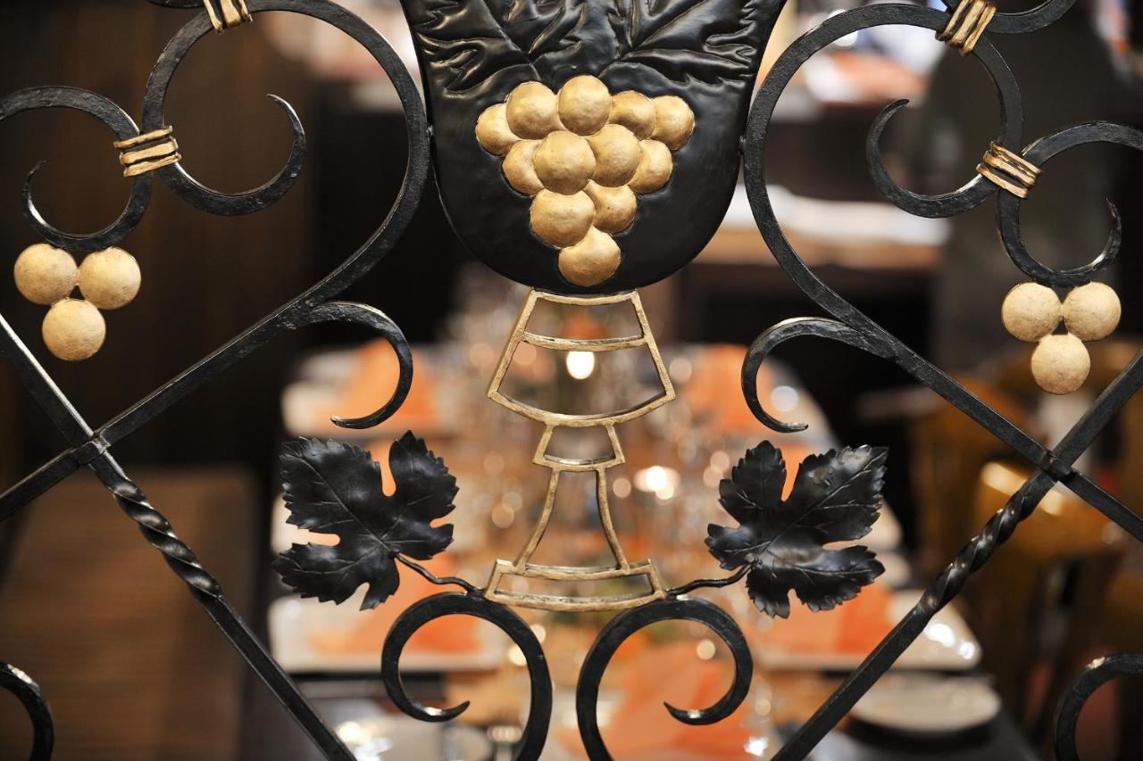 Altdeutsche Weinstube Hotel ฮูเดสไฮม์ แอม ไฮน์ ภายนอก รูปภาพ